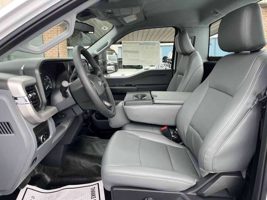 new 2025 Ford F-250 car, priced at $51,070