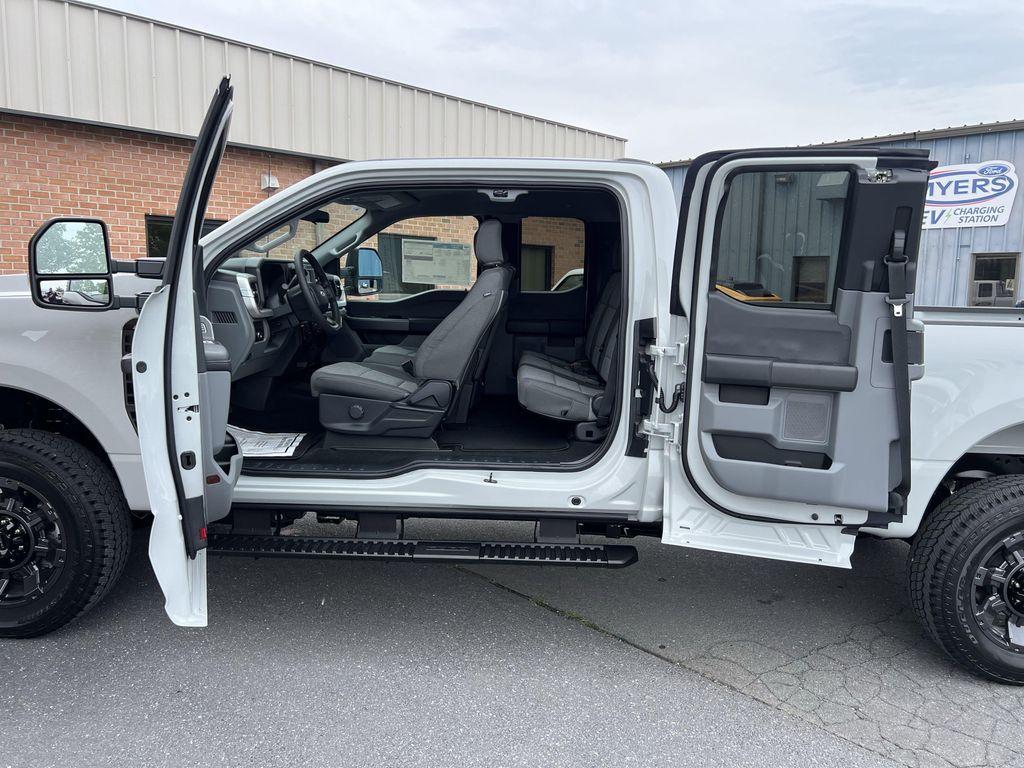 new 2025 Ford F-350 car, priced at $61,990