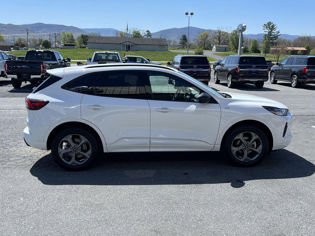used 2023 Ford Escape car, priced at $24,982