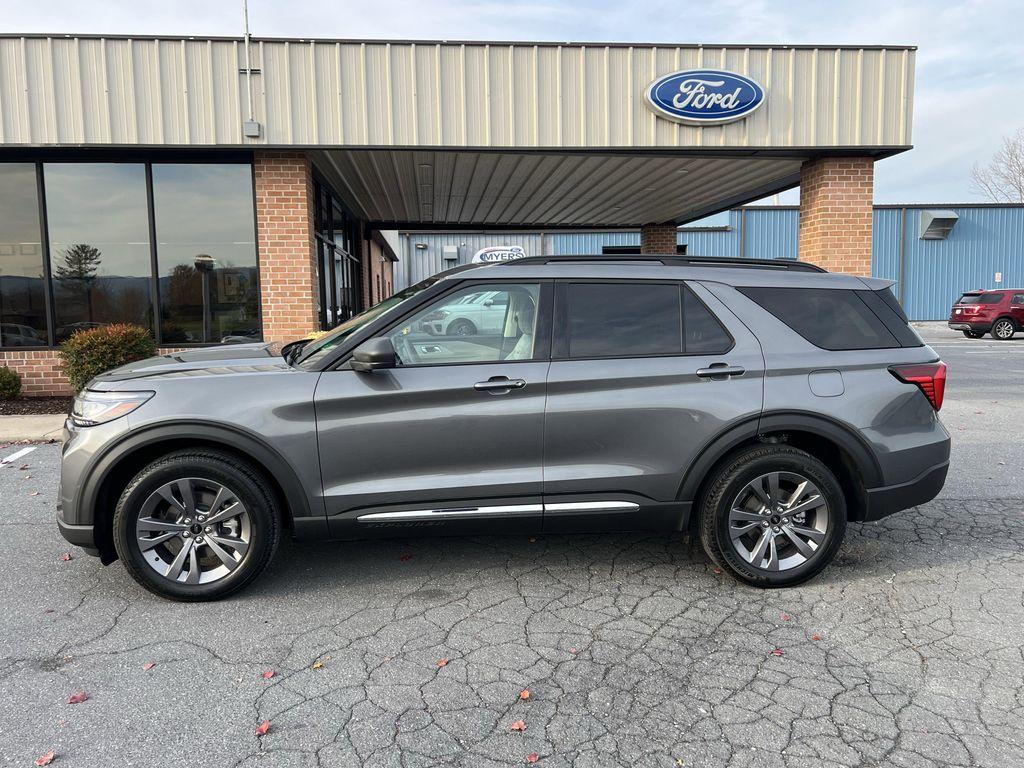 new 2025 Ford Explorer car, priced at $49,425