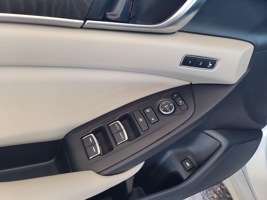 used 2022 Honda Accord Hybrid car, priced at $27,982