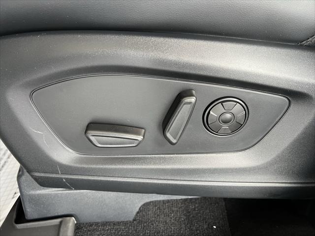new 2025 Ford Explorer car, priced at $61,050