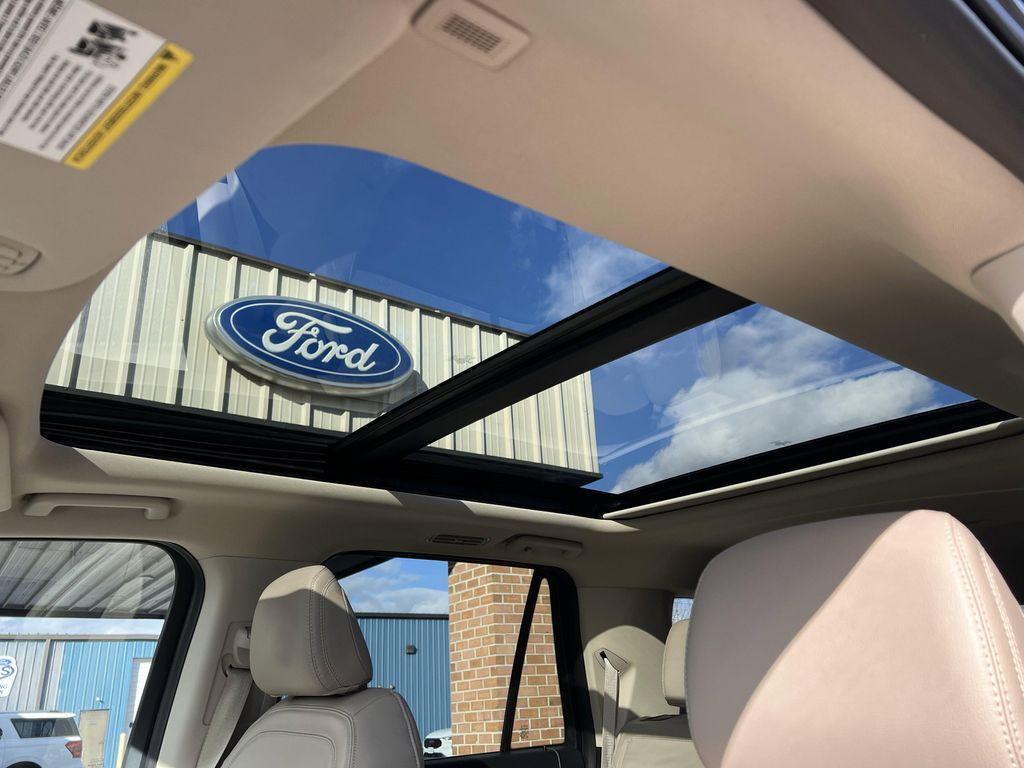used 2023 Ford Expedition car, priced at $61,982