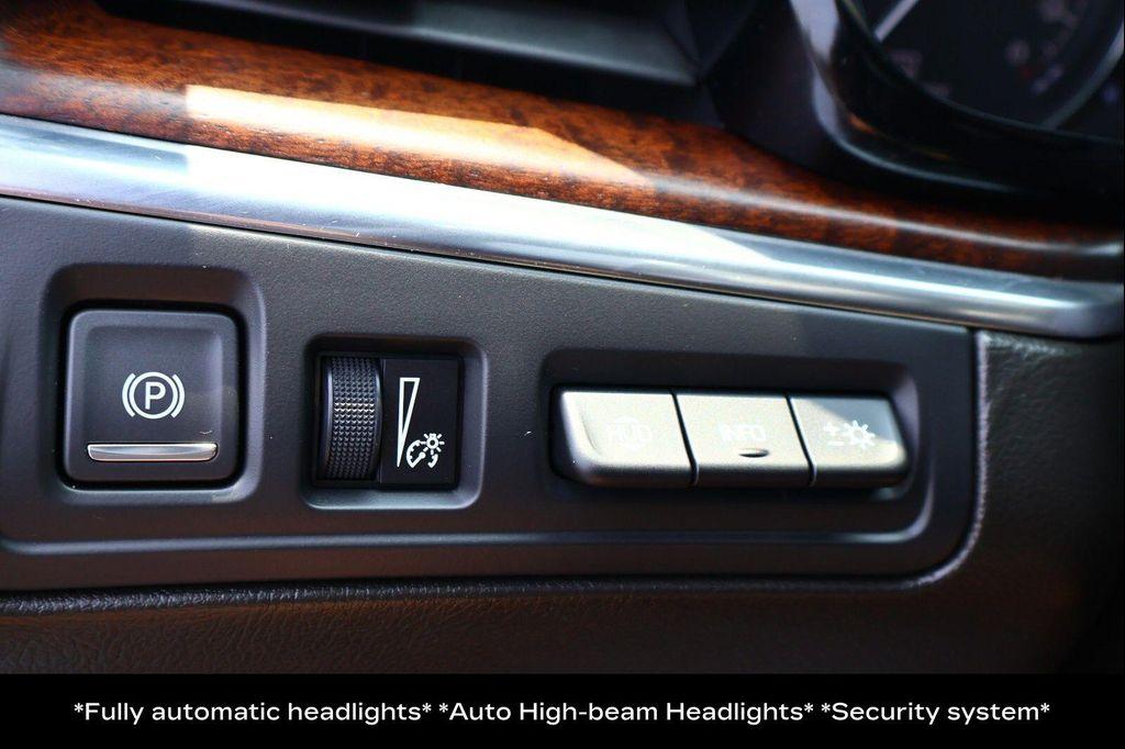 used 2023 Cadillac XT5 car, priced at $35,999
