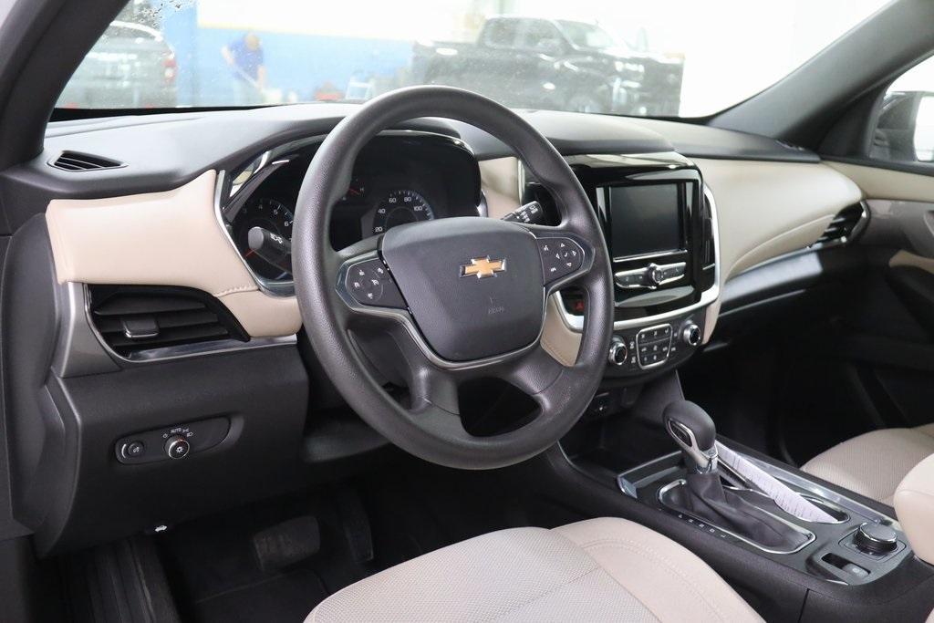 used 2023 Chevrolet Traverse car, priced at $33,487