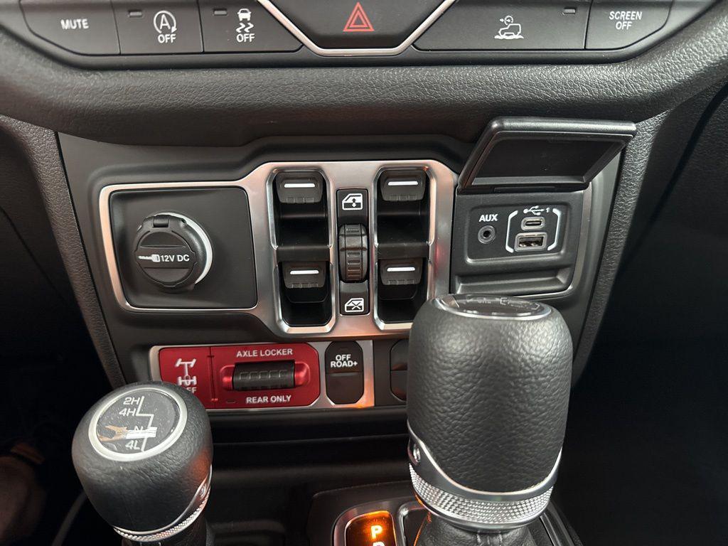 new 2025 Jeep Gladiator car, priced at $44,736