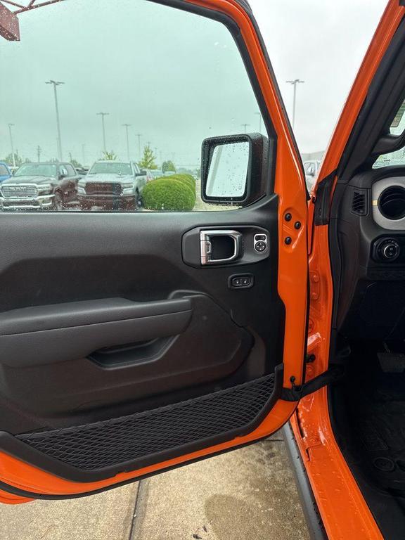 new 2025 Jeep Gladiator car, priced at $44,736