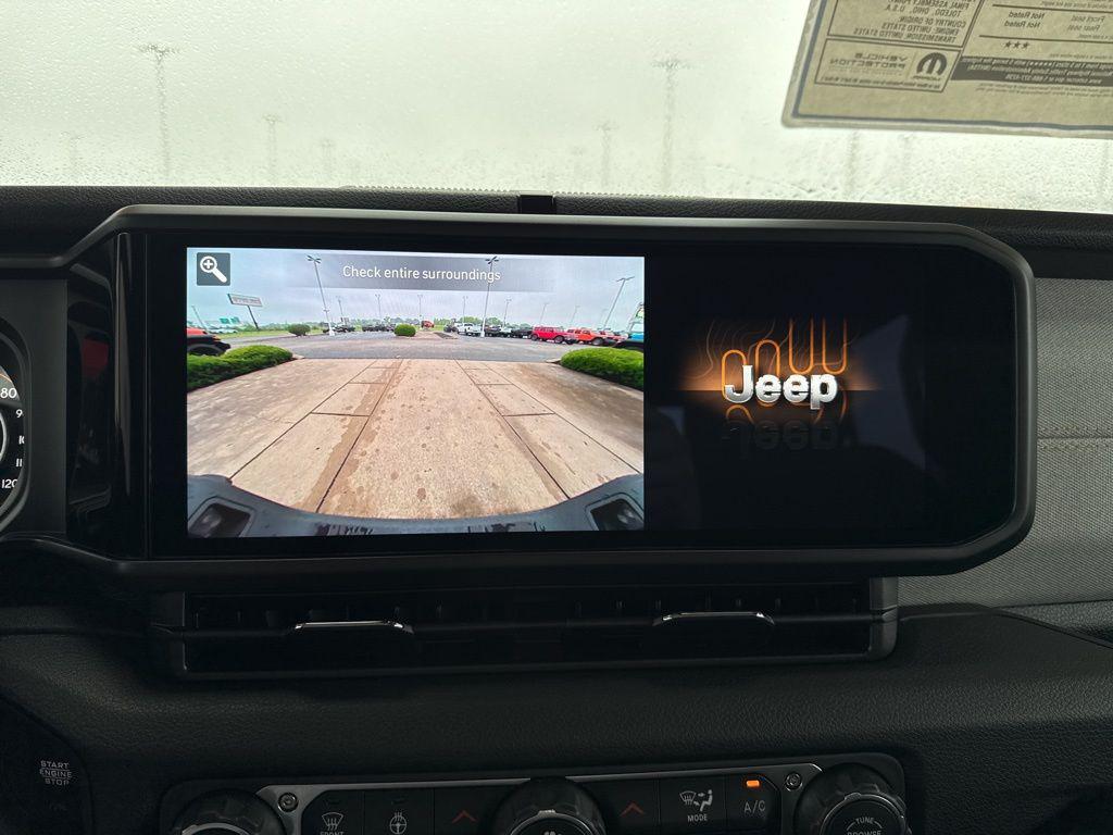 new 2025 Jeep Gladiator car, priced at $44,736