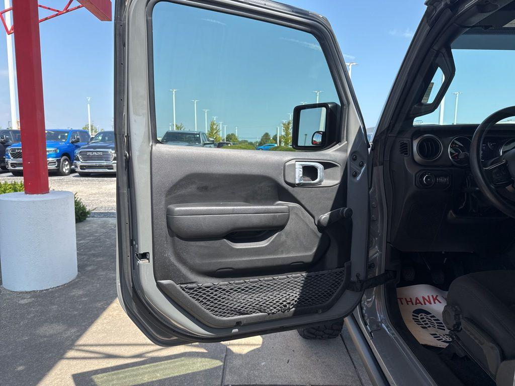 used 2022 Jeep Wrangler Unlimited car, priced at $32,112