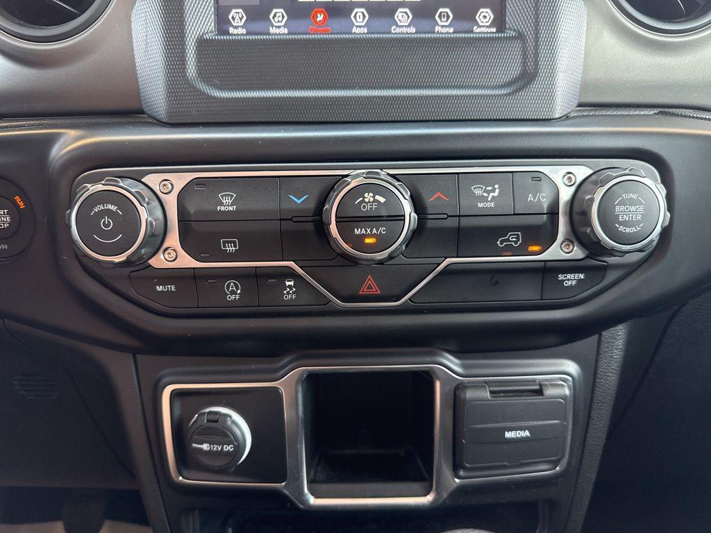 used 2022 Jeep Wrangler Unlimited car, priced at $32,112