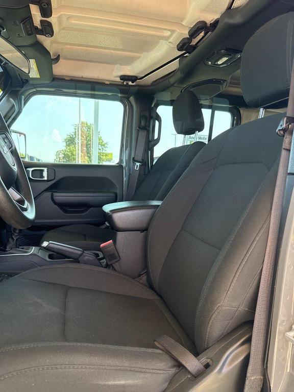 used 2022 Jeep Wrangler Unlimited car, priced at $32,112