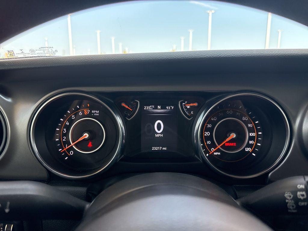 used 2022 Jeep Wrangler Unlimited car, priced at $32,112