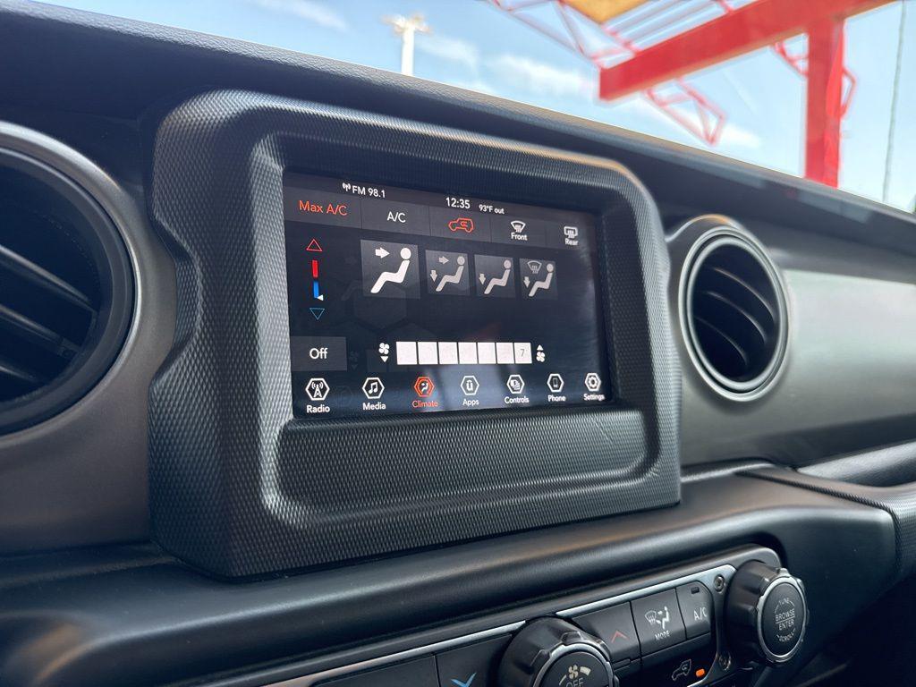 used 2022 Jeep Wrangler Unlimited car, priced at $32,112