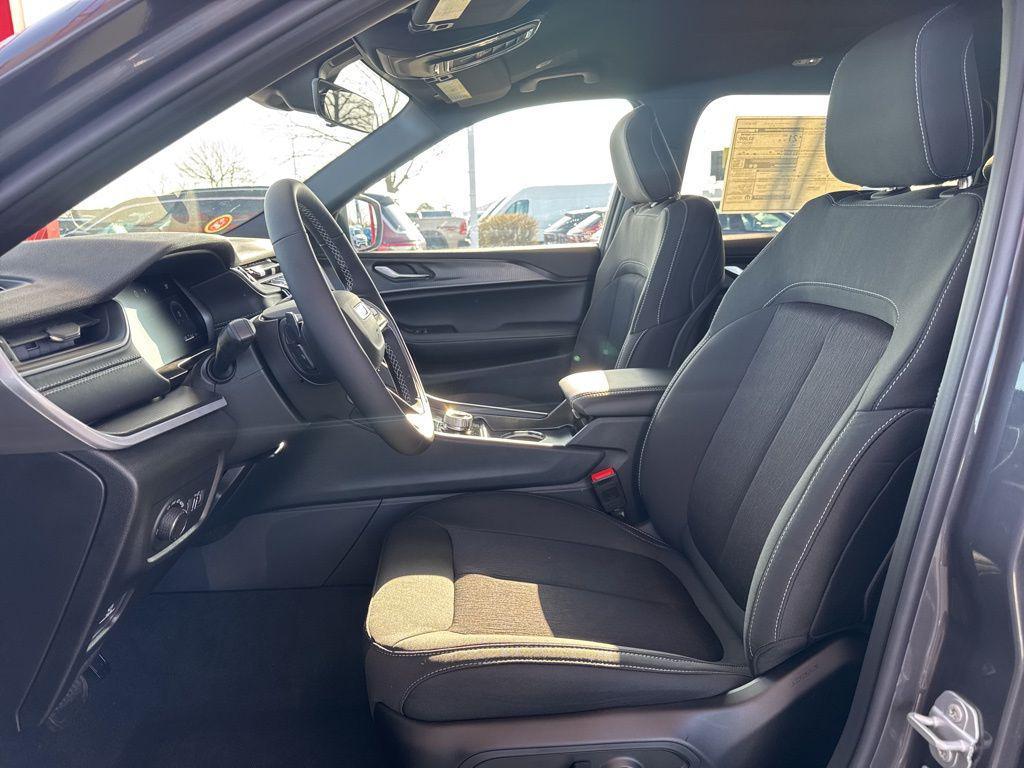 new 2025 Jeep Grand Cherokee L car, priced at $36,936