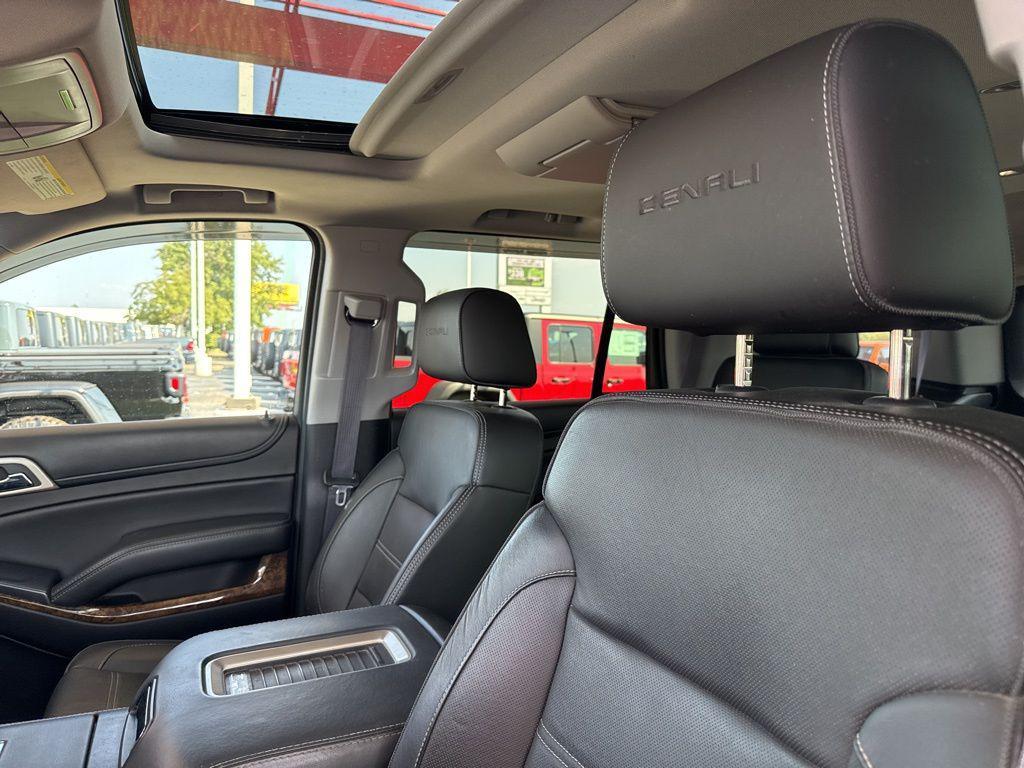 used 2016 GMC Yukon car, priced at $20,400