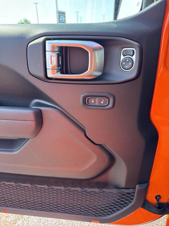 new 2025 Jeep Wrangler car, priced at $49,166