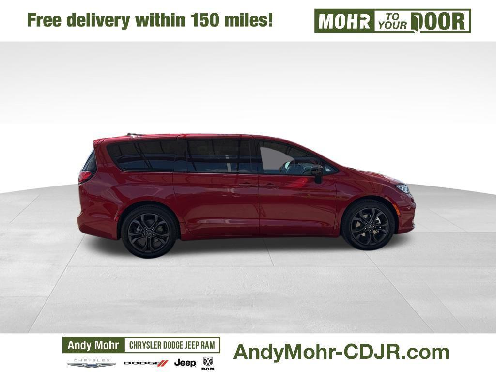 new 2026 Chrysler Pacifica car, priced at $47,720