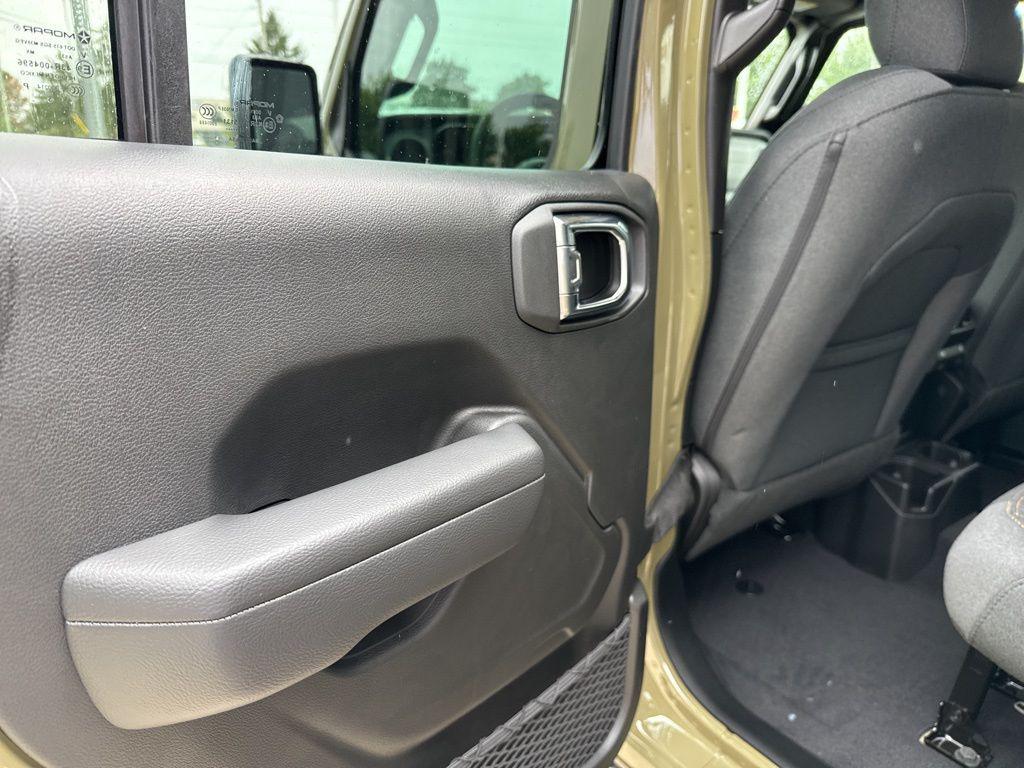 new 2025 Jeep Wrangler car, priced at $47,844