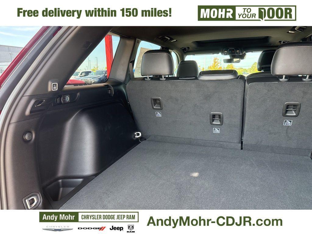 new 2025 Jeep Grand Cherokee car, priced at $46,120