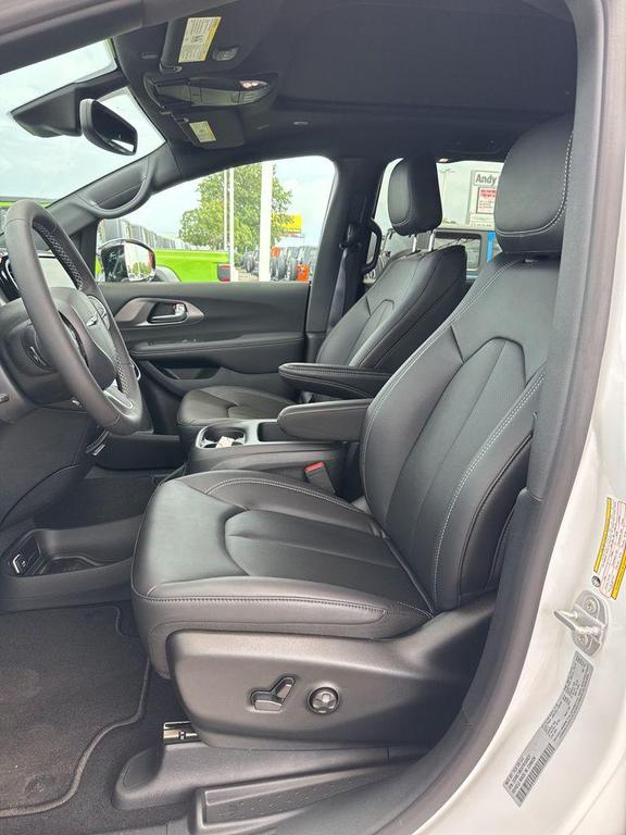 new 2026 Chrysler Pacifica car, priced at $45,475