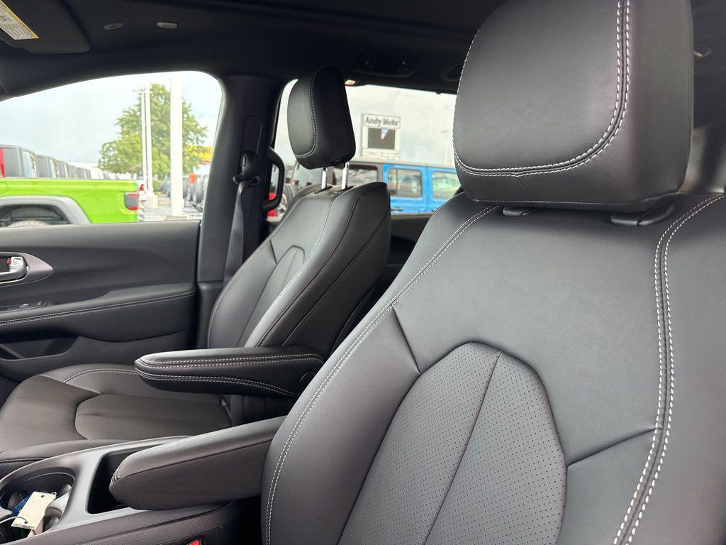 new 2026 Chrysler Pacifica car, priced at $45,475