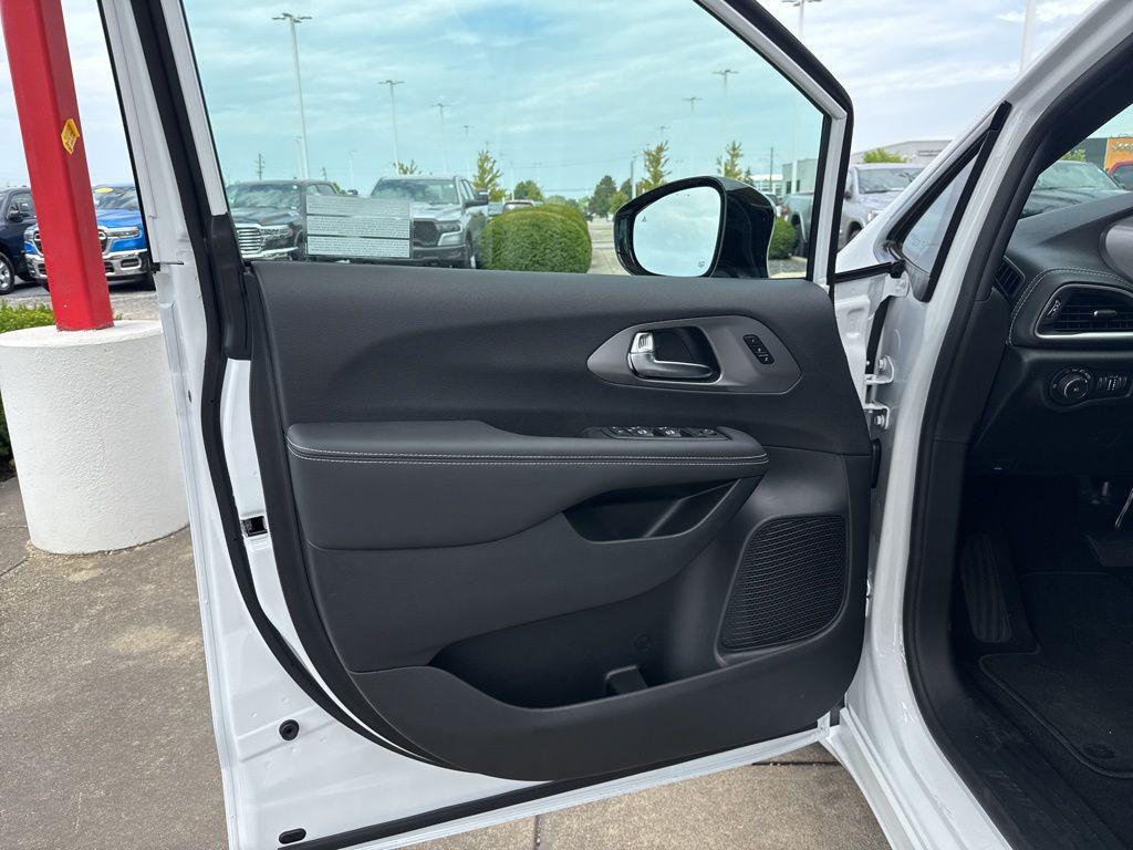 new 2026 Chrysler Pacifica car, priced at $45,475