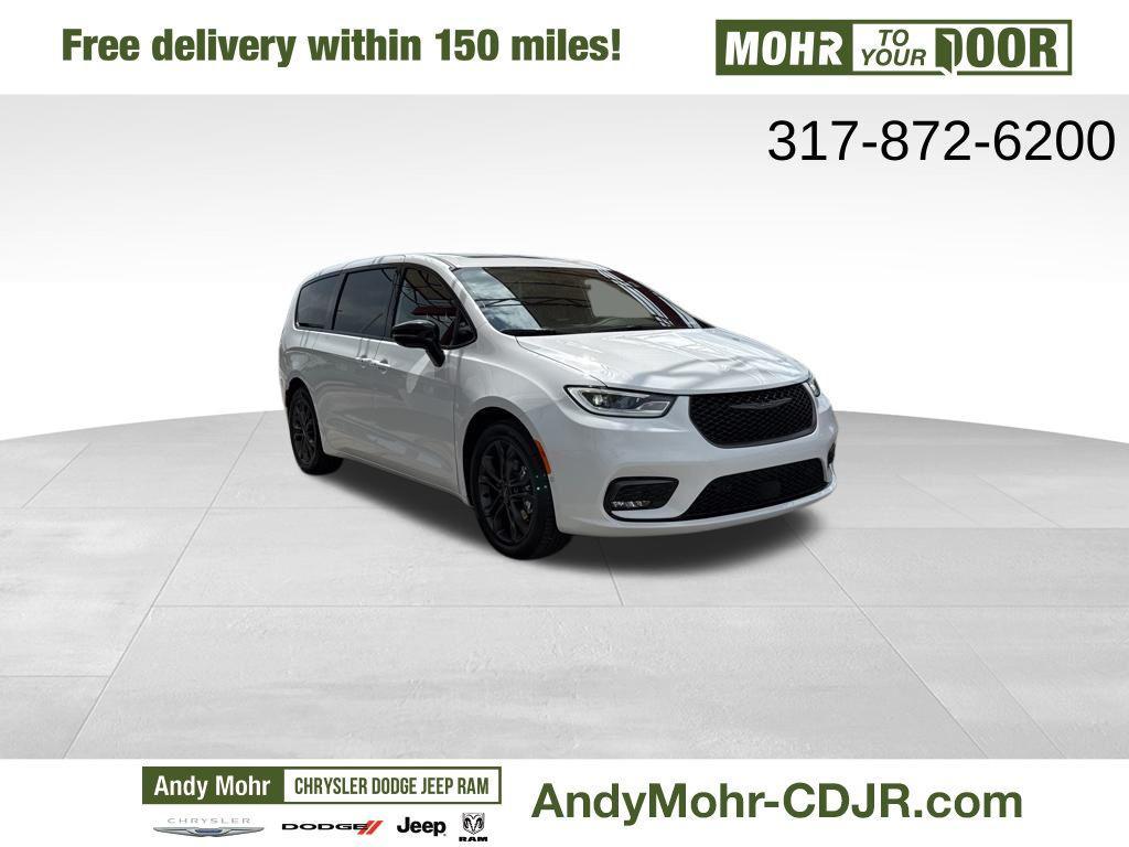 new 2026 Chrysler Pacifica car, priced at $45,475