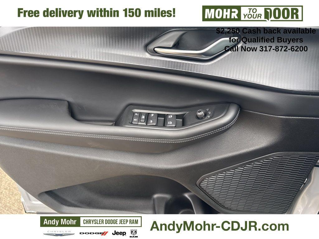new 2025 Jeep Grand Cherokee car, priced at $43,775