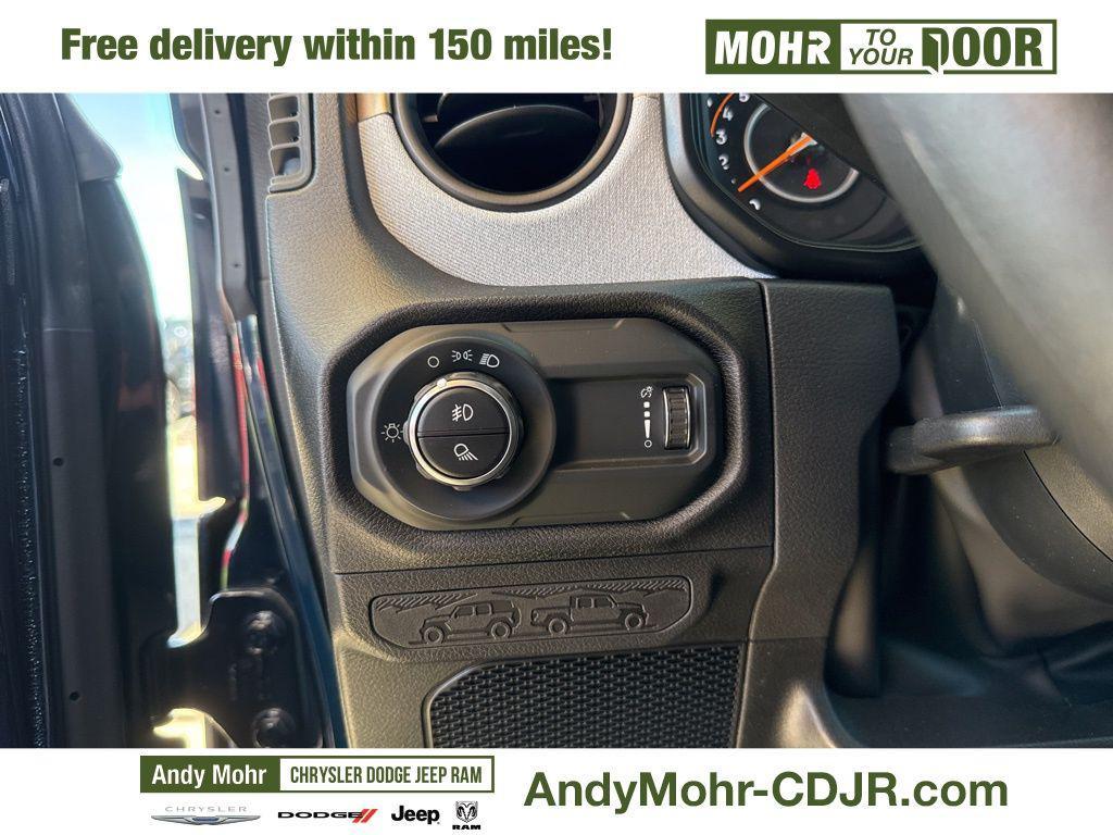 new 2025 Jeep Gladiator car, priced at $41,576