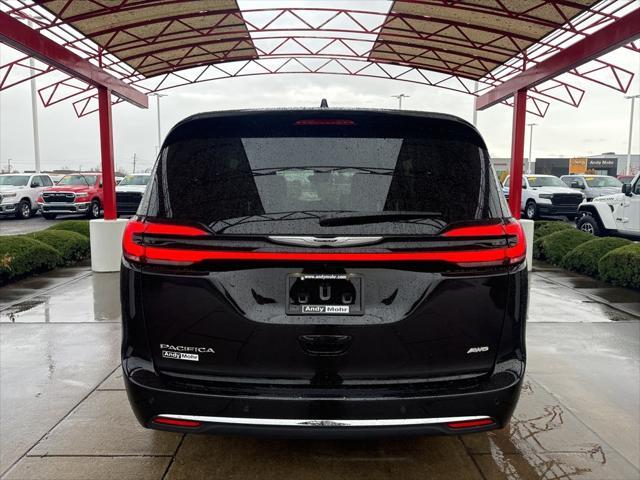 new 2025 Chrysler Pacifica car, priced at $43,077