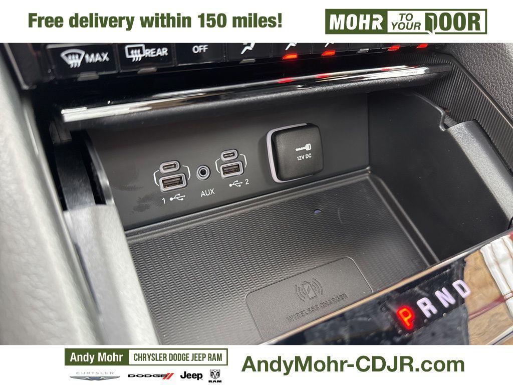 new 2025 Jeep Grand Cherokee car, priced at $50,180