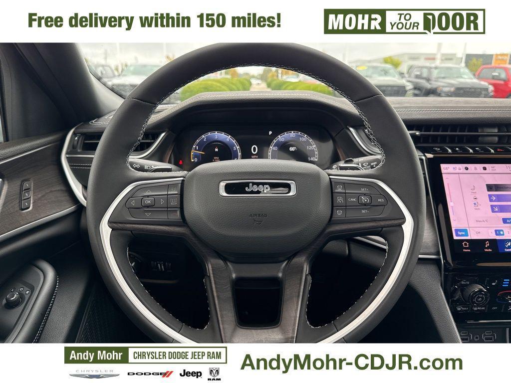 new 2025 Jeep Grand Cherokee car, priced at $50,180