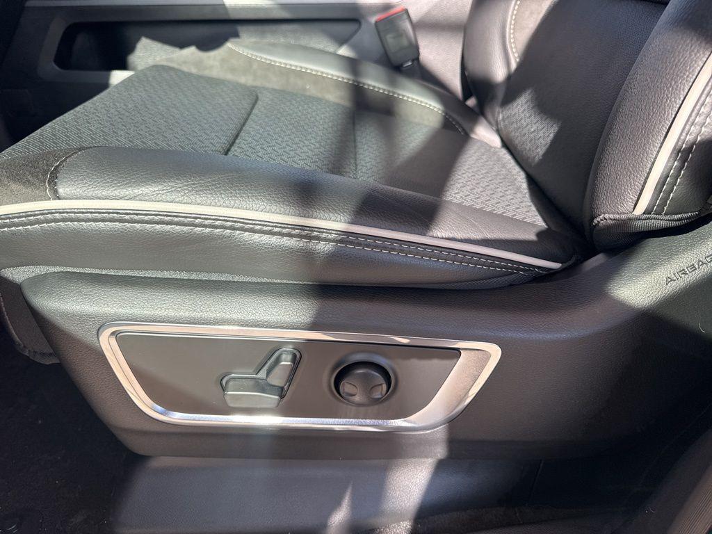 new 2025 Ram 1500 car, priced at $62,679