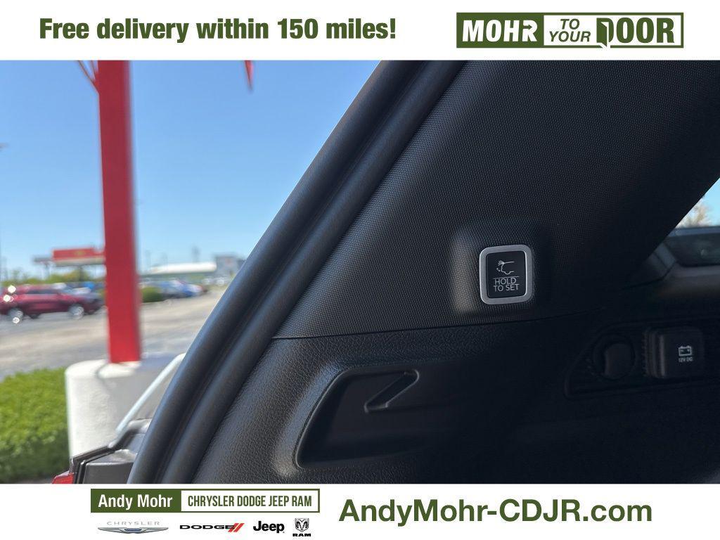 new 2025 Jeep Grand Cherokee car, priced at $45,620