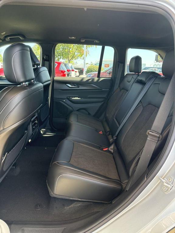 new 2025 Jeep Grand Cherokee car, priced at $45,620