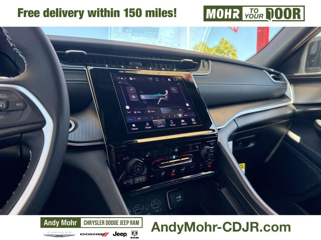 new 2025 Jeep Grand Cherokee car, priced at $45,620