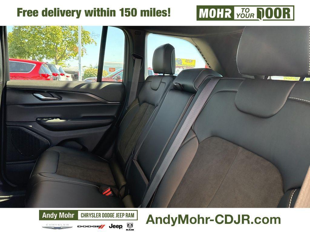new 2025 Jeep Grand Cherokee car, priced at $45,620
