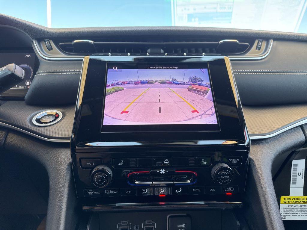 new 2025 Jeep Grand Cherokee car, priced at $45,620