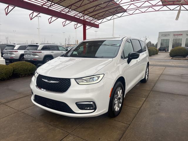 new 2025 Chrysler Pacifica car, priced at $41,577