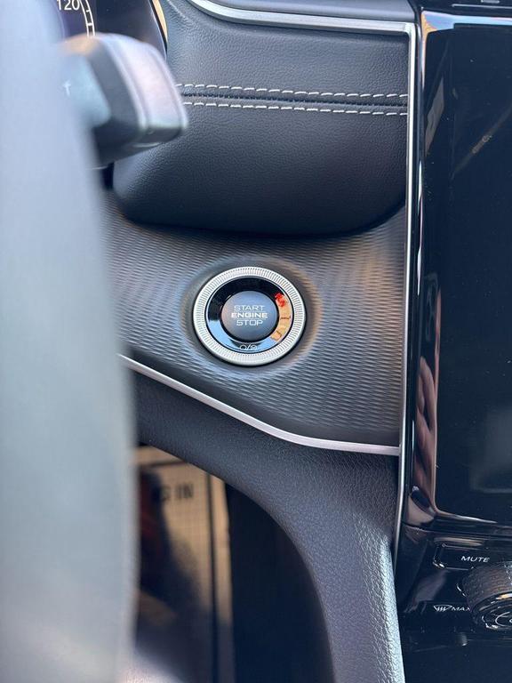 new 2025 Jeep Grand Cherokee car, priced at $46,120