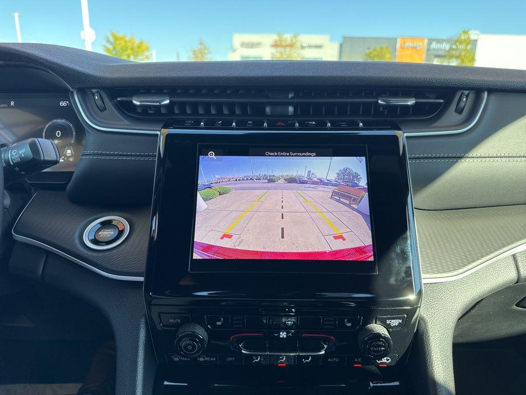 new 2025 Jeep Grand Cherokee car, priced at $46,120