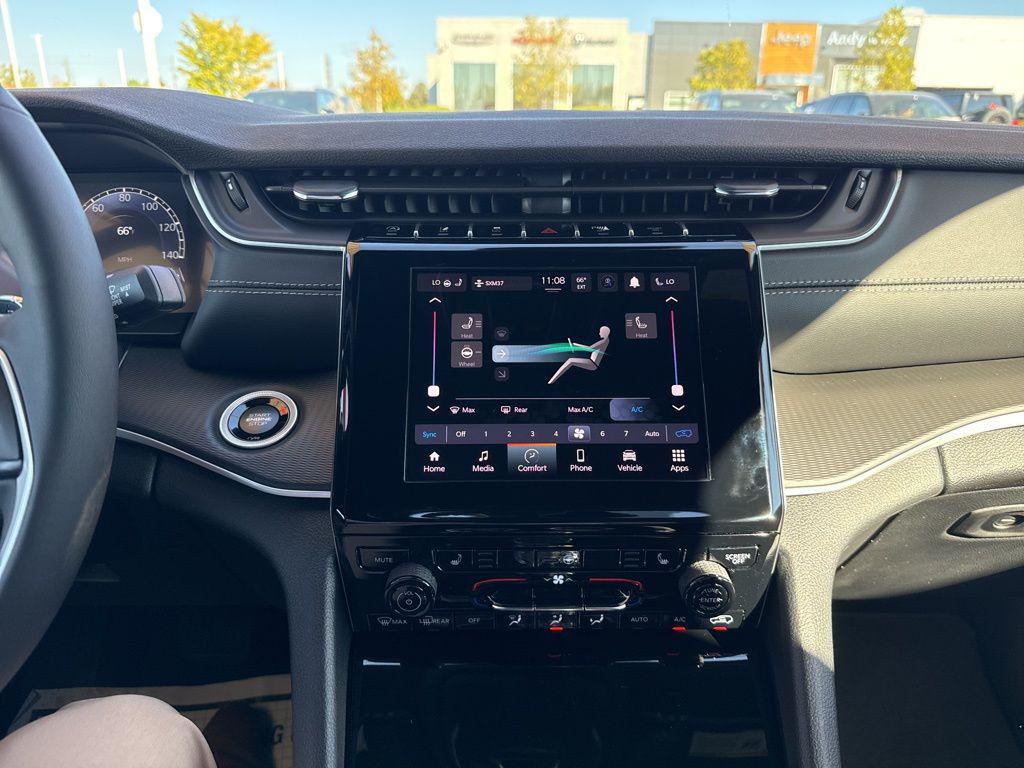 new 2025 Jeep Grand Cherokee car, priced at $46,120