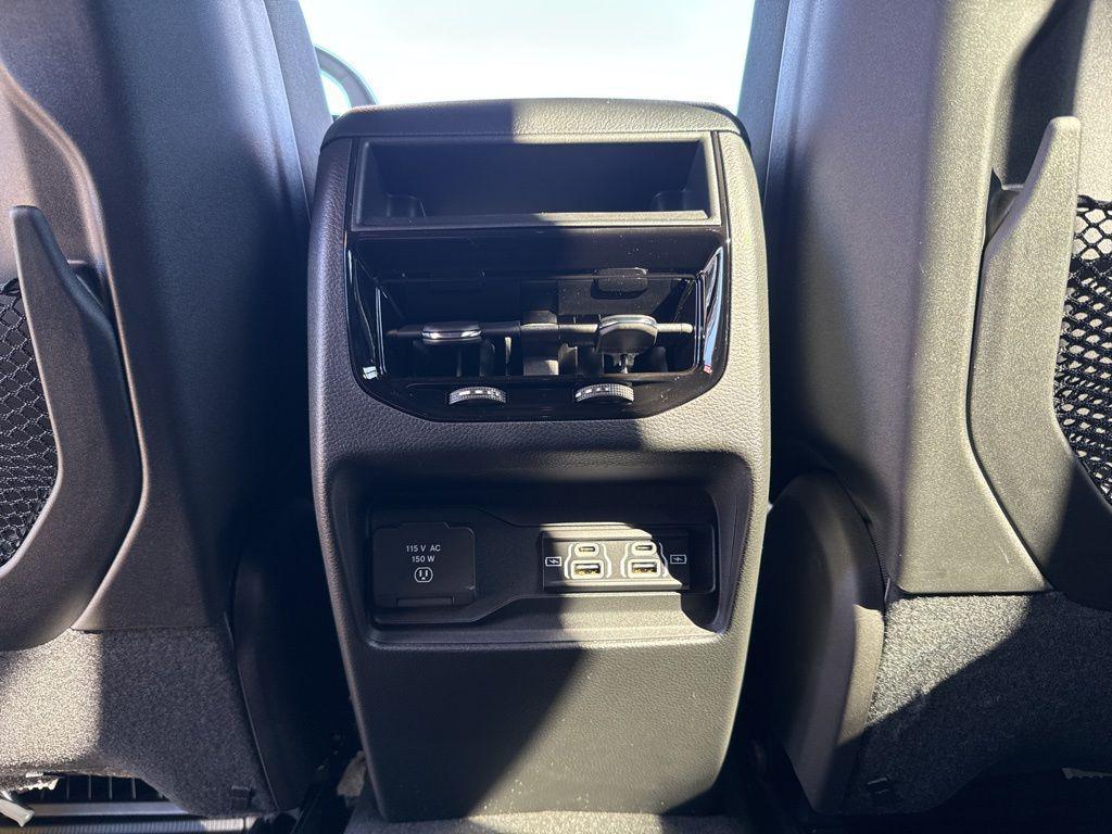 new 2025 Jeep Grand Cherokee car, priced at $46,120