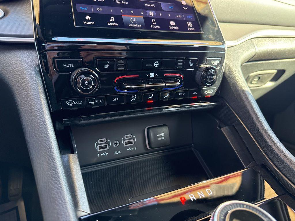 new 2025 Jeep Grand Cherokee car, priced at $46,120