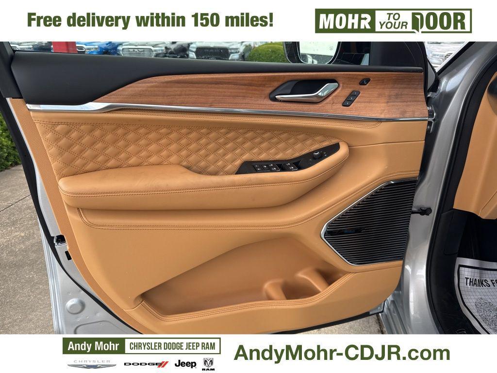 new 2025 Jeep Grand Cherokee car, priced at $62,722
