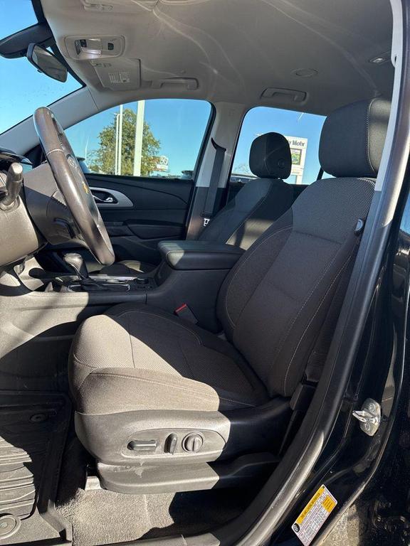 used 2019 Chevrolet Traverse car, priced at $17,900