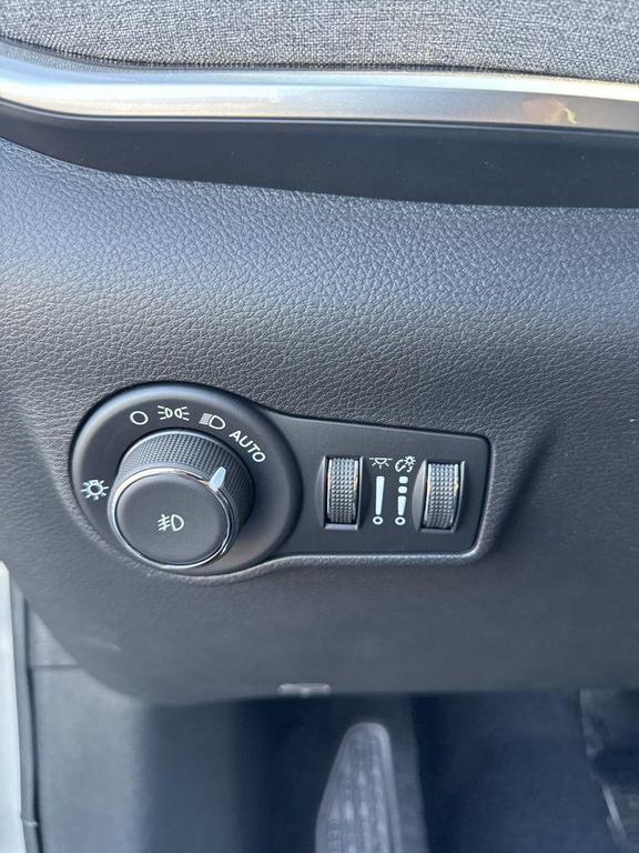 new 2025 Jeep Compass car, priced at $32,624