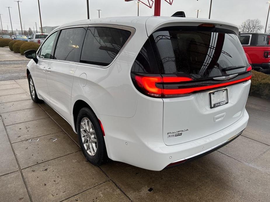 new 2024 Chrysler Pacifica car, priced at $40,671