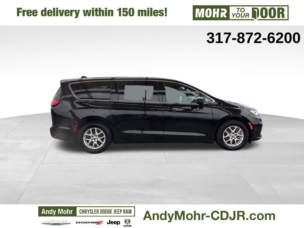 used 2025 Chrysler Pacifica car, priced at $31,697