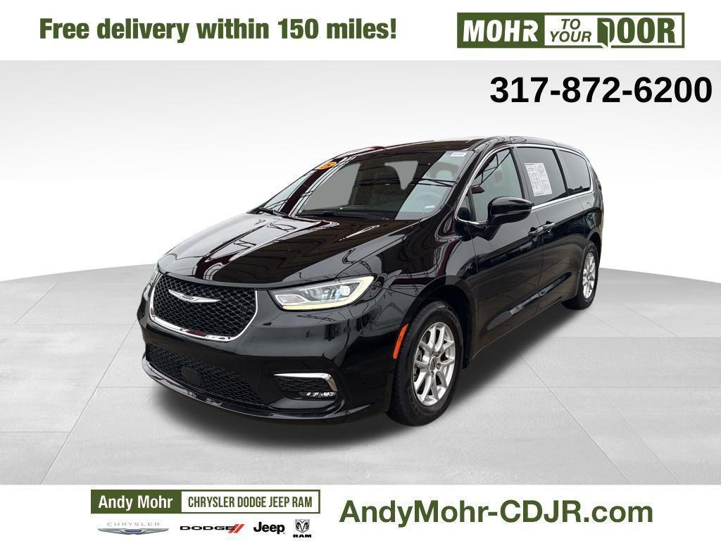 used 2025 Chrysler Pacifica car, priced at $31,697
